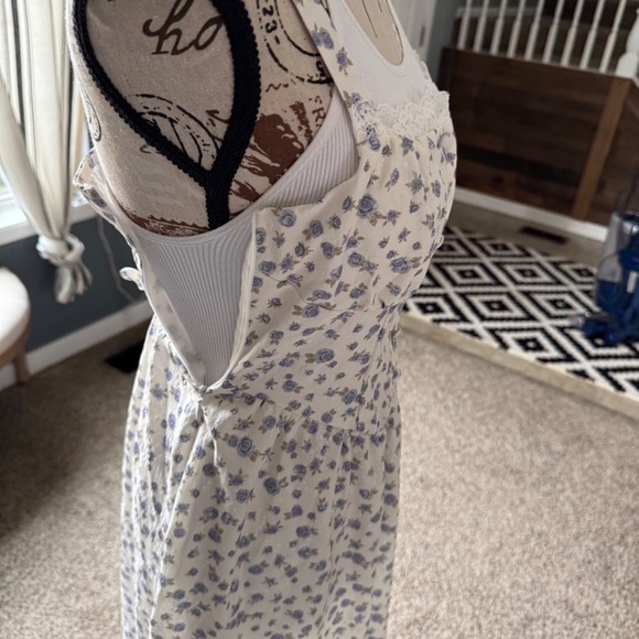 CIDER FLORAL DRESS SIZE XS - Picture 5 of 8